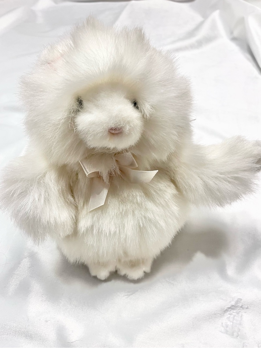 Russ « Fluff » White Persian Cat Plush Stuffed Animal with Satin Bow Collectible
